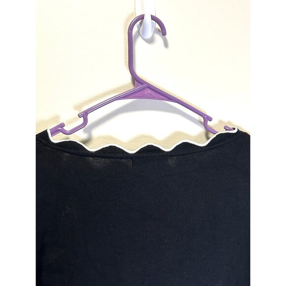 Roz & Ali Black Scalloped V-Neck Sweater Top M 3/4 Sleeve White Trim Knit Pullov - Picture 6 of 7